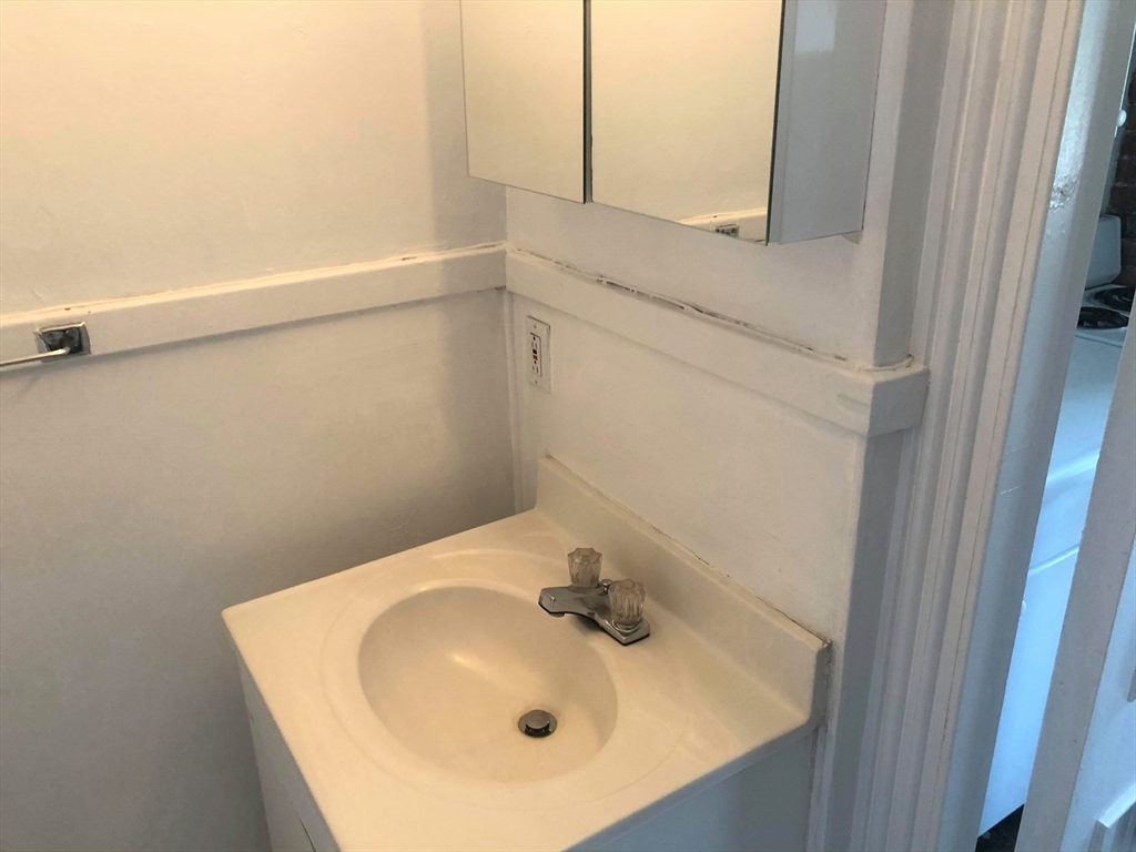 84 Charles Street, Unit 2 Boston, MA 02114 - Photo 7 of 10