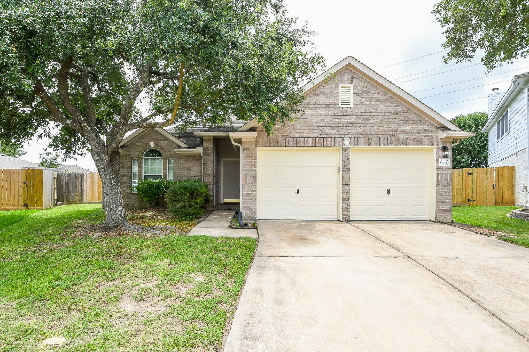 9203 Windy Spring Court Houston, TX 77089 - Photo 33 of 33 a front view of house with yard