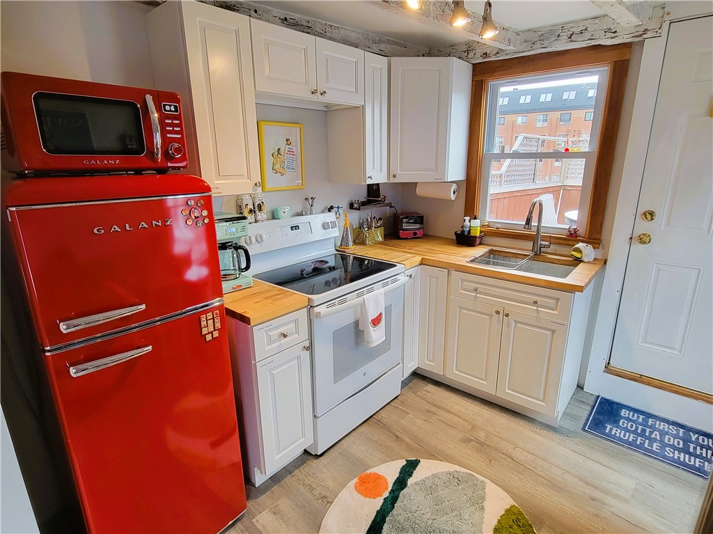 10 Collins Street, Unit 2 Newport, RI 02840 - Photo 6 of 21