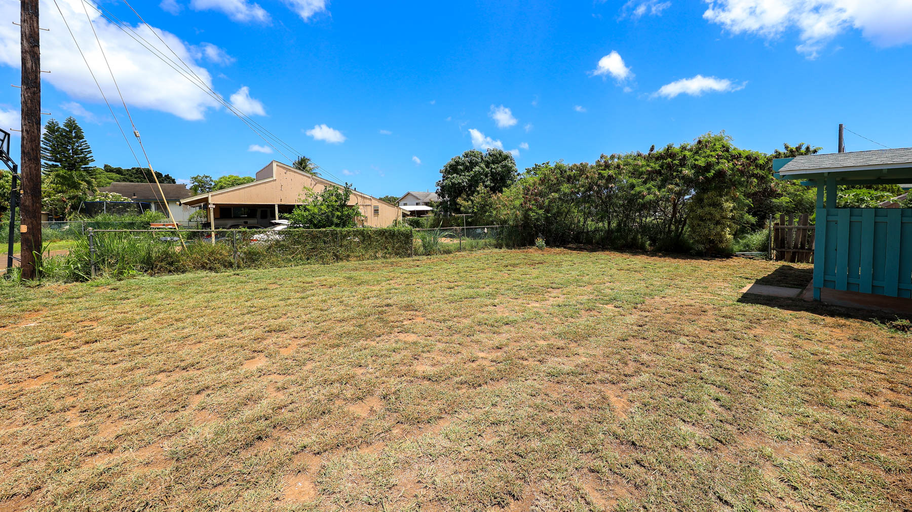 7954 B Kekaha Road Kekaha, HI 96752 - Photo 18 of 24 a view of a backyard