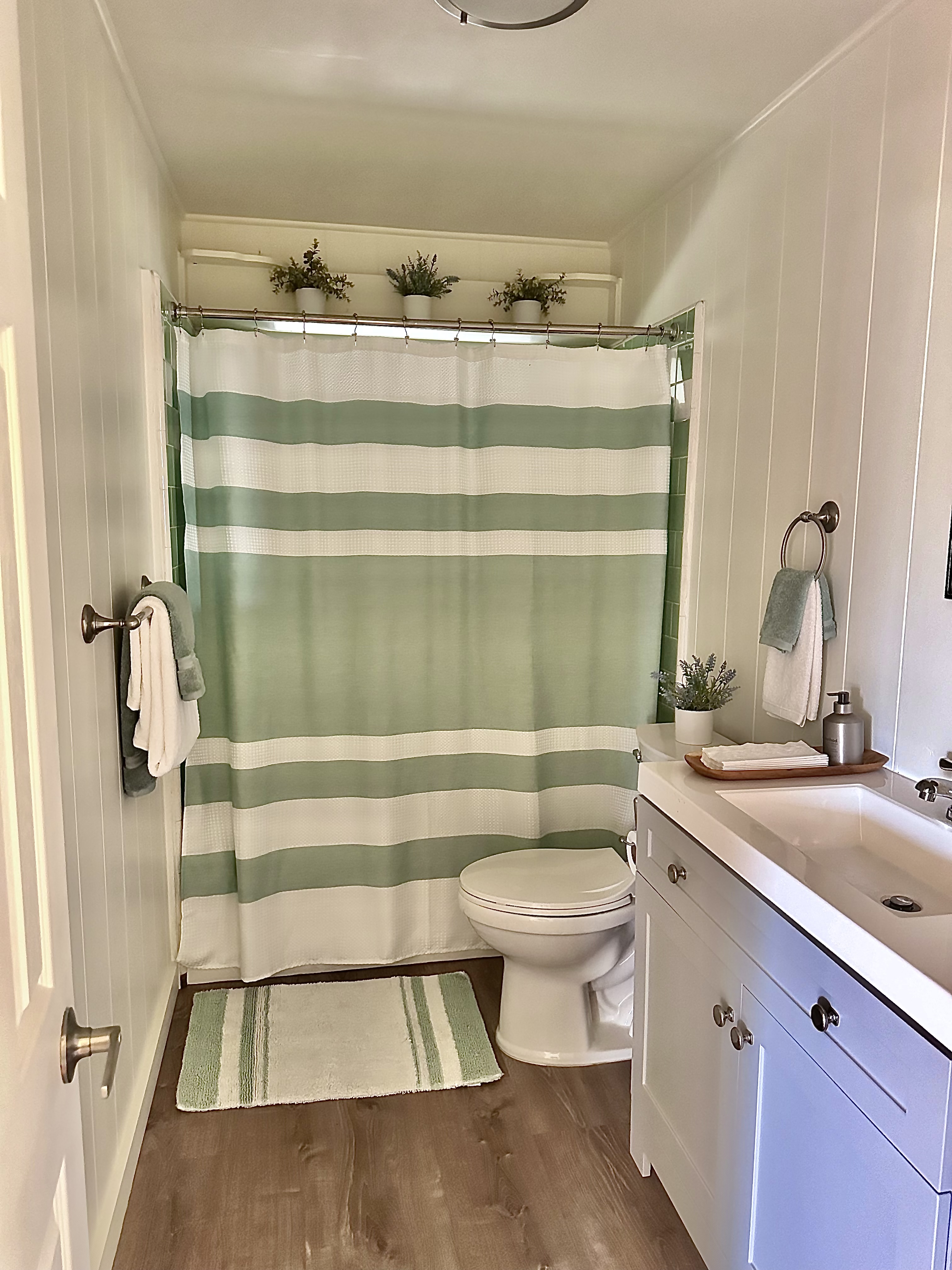 7954 B Kekaha Road Kekaha, HI 96752 - Photo 10 of 24 a bathroom with a sink toilet and shower
