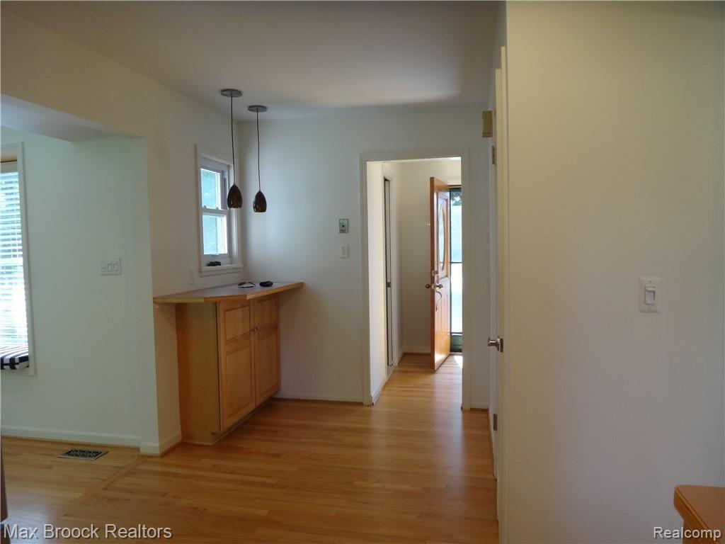2750 Mohawk Lane Rochester Hills, MI 48306 - Photo 15 of 32