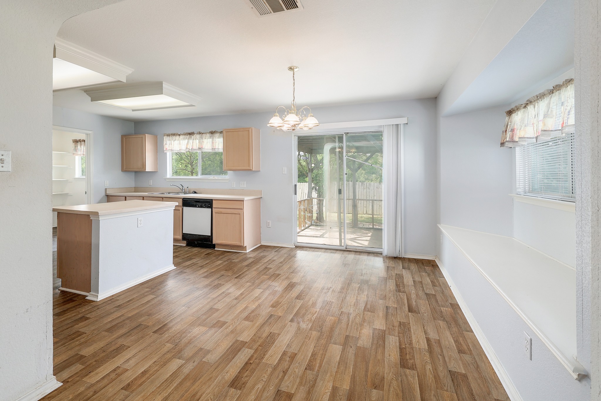 1621 Apollo Circle Round Rock, TX 78664 - Photo 7 of 27