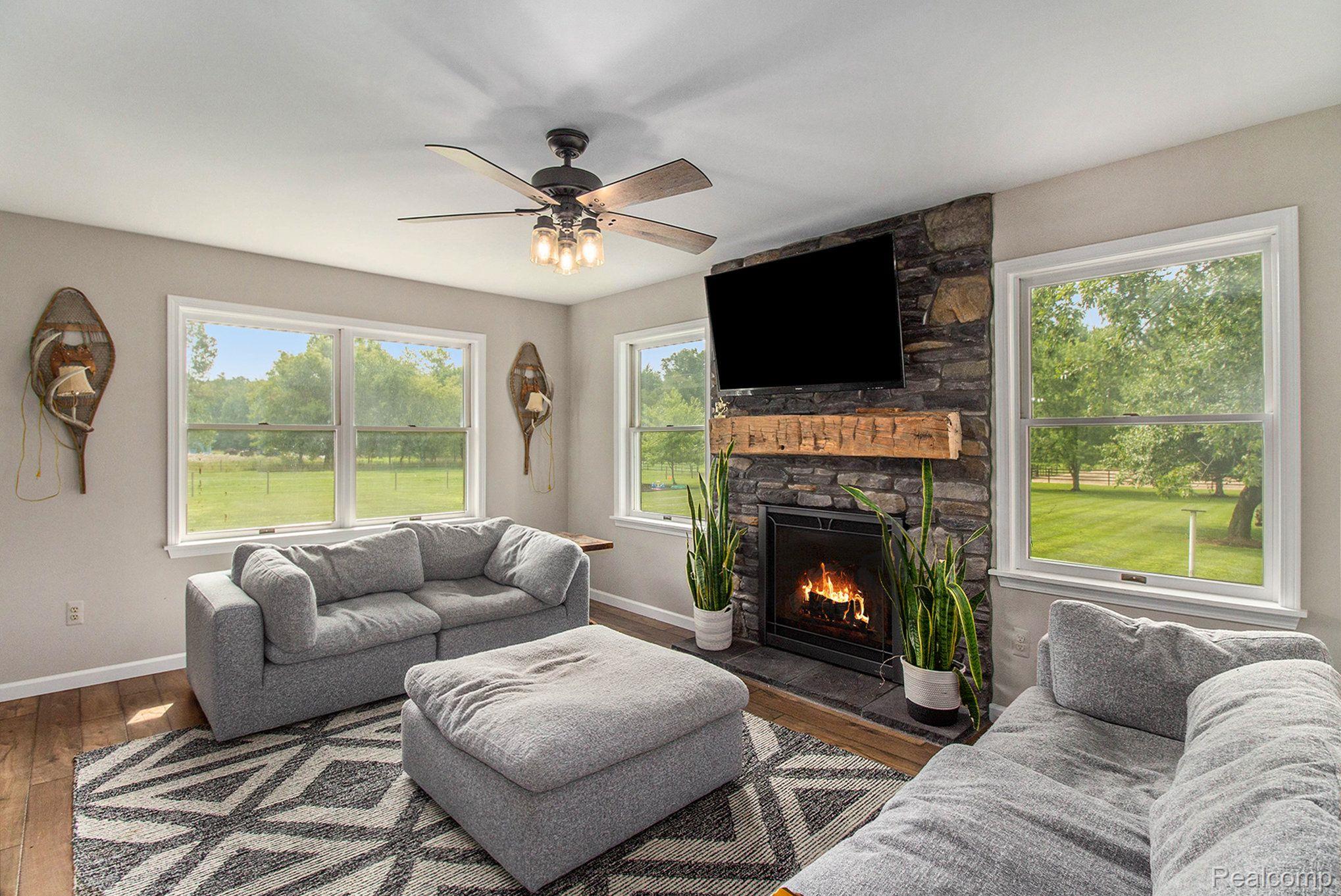9477 West Allen Road Fowlerville, MI 48836 - Photo 16 of 44 Family Room