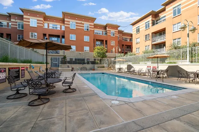 $938,000 | 130 East San Fernando Street, Unit PH18, San Jose, CA 95112