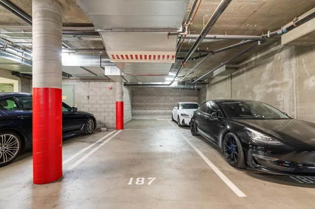 $938,000 | 130 East San Fernando Street, Unit PH18, San Jose, CA 95112