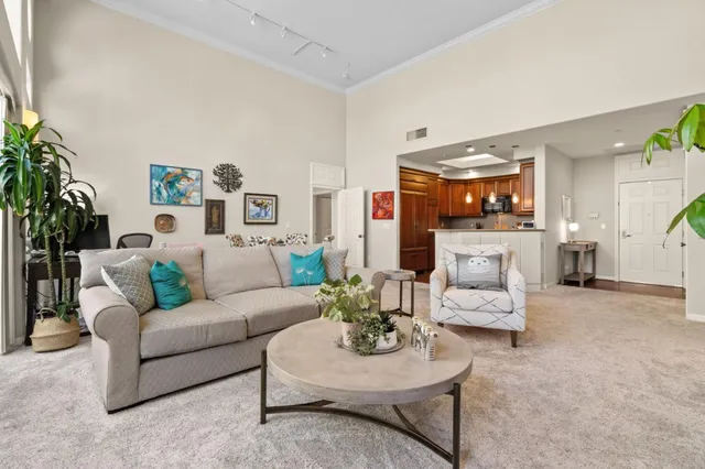 $938,000 | 130 East San Fernando Street, Unit PH18, San Jose, CA 95112