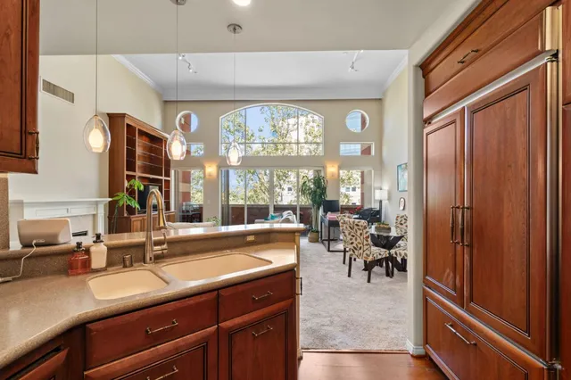 $938,000 | 130 East San Fernando Street, Unit PH18, San Jose, CA 95112