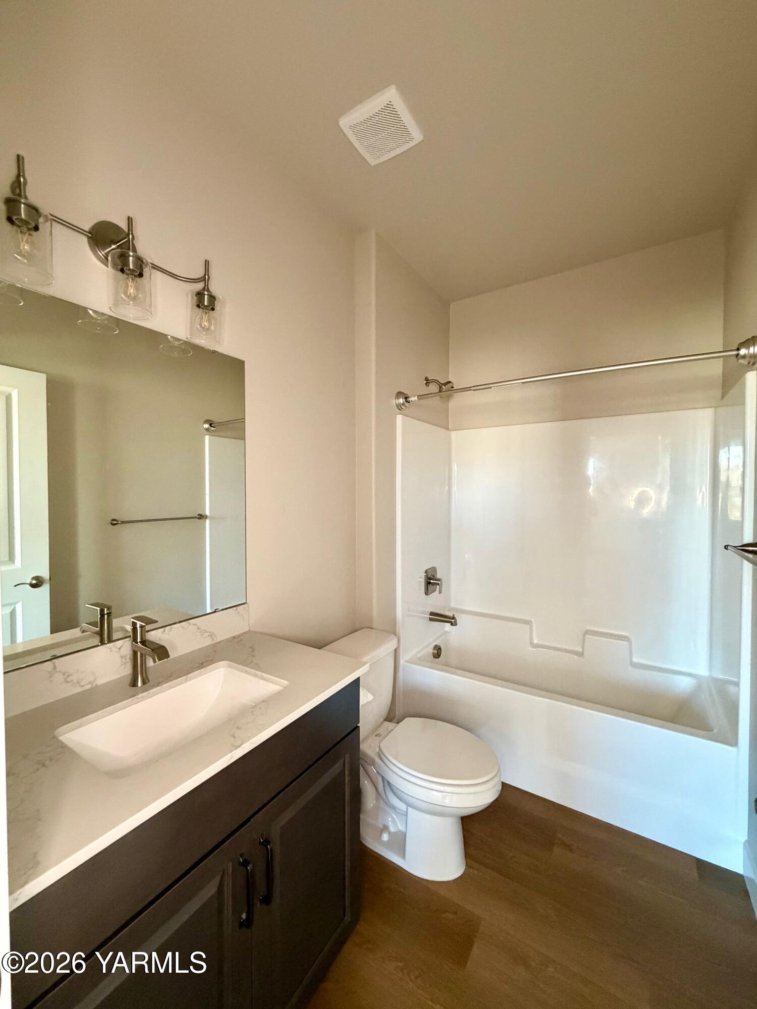5914 Crestfields Road Yakima, WA 98903 - Photo 19 of 24 Bathroom 2