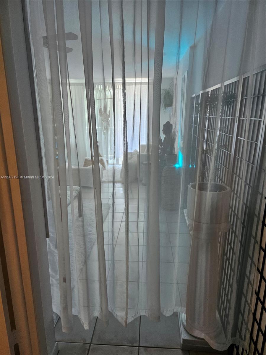 1605 Bay Road, Unit 406 Miami Beach, FL 33139 - Photo 8 of 31 a view of a bathroom