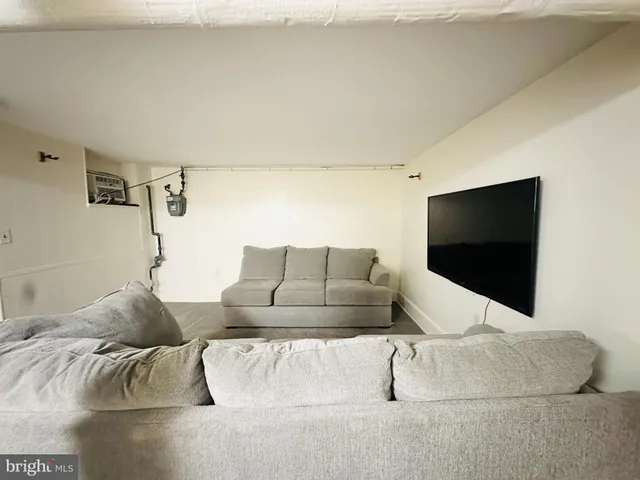 $2,450 | 2910 Cresmont Avenue, Baltimore, MD 21211