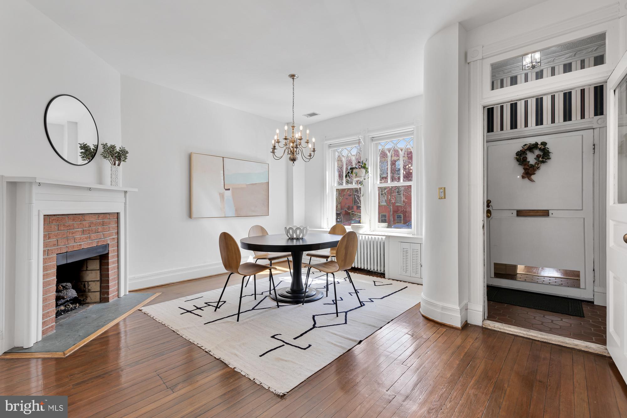 142 E Street Southeast Washington, DC 20003 - Photo 3 of 30