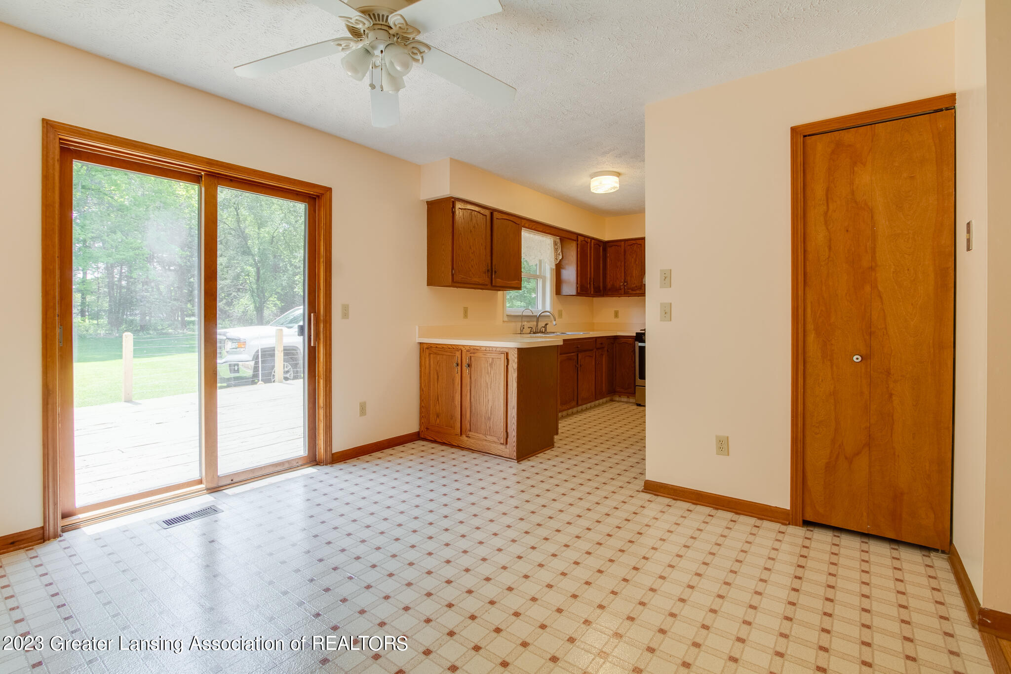 5975 Harper Road Holt, MI 48842 - Photo 7 of 34 5975_Harper_DOUG-52