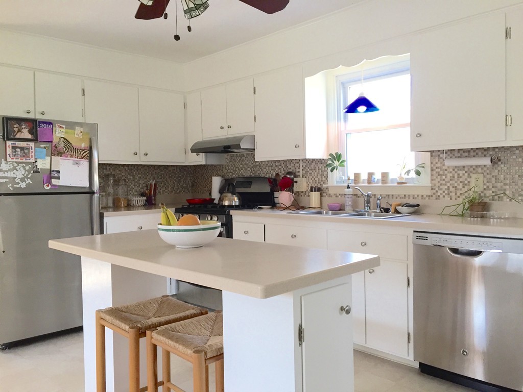 347 Riverside Drive Northampton, MA 01062 - Photo 8 of 29 Gallery Image 8