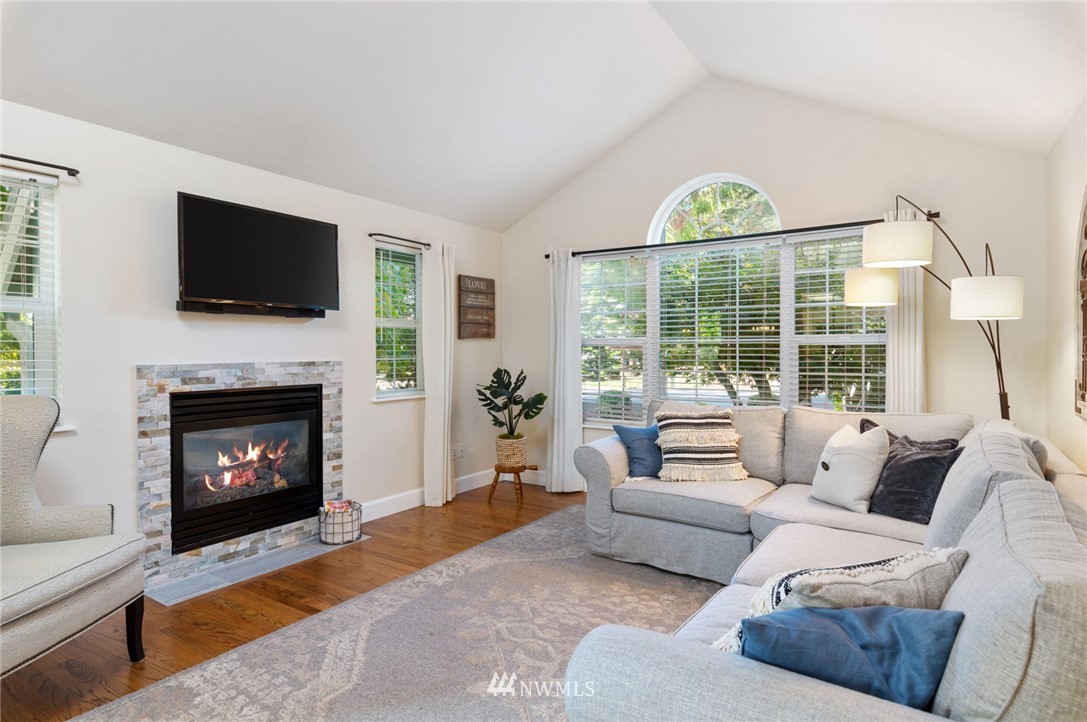 101 East Hofaker Road Allyn, WA 98524 - Photo 4 of 38 Gallery Image 4
