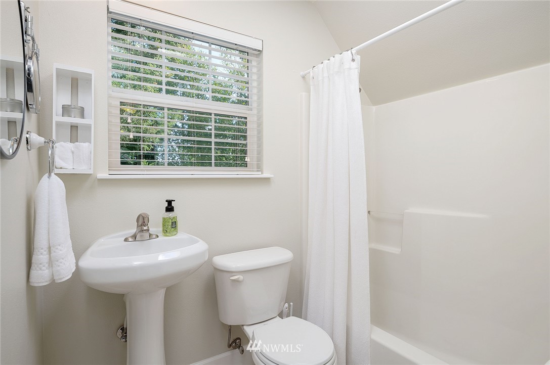 101 East Hofaker Road Allyn, WA 98524 - Photo 35 of 38 Gallery Image 35