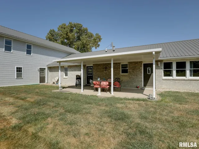 $399,900 | 1000 East 2000th Street, Liberty, IL 62347