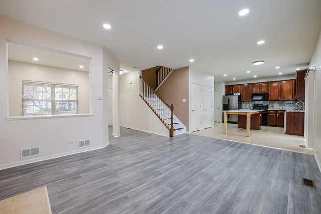 $379,900 | 204 Aspen Circle, Gilberts, IL 60136