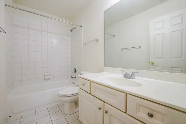 $379,900 | 204 Aspen Circle, Gilberts, IL 60136