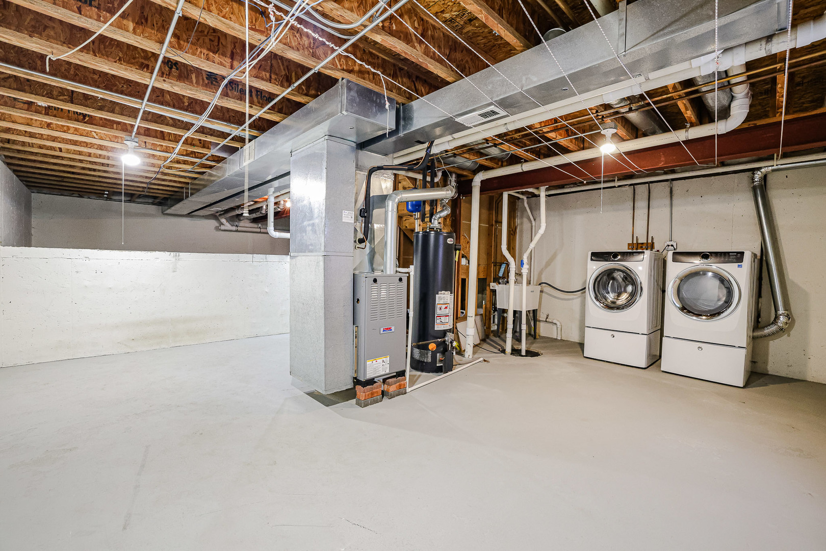 204 Aspen Circle Gilberts, IL 60136 - Photo 22 of 25 a view of garage