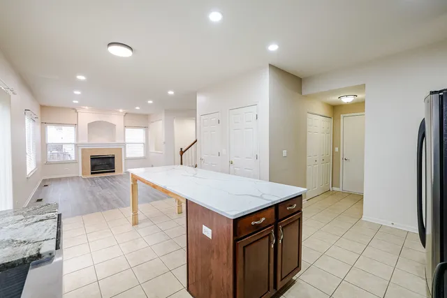 $379,900 | 204 Aspen Circle, Gilberts, IL 60136