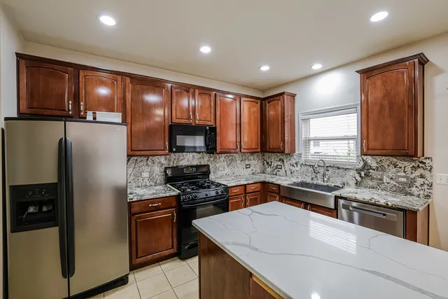 $379,900 | 204 Aspen Circle, Gilberts, IL 60136