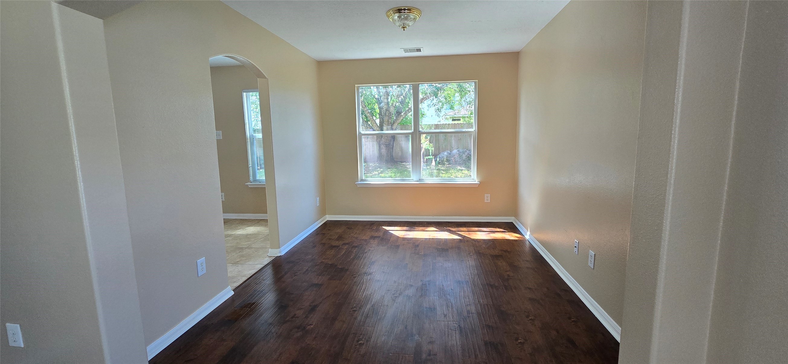 13115 Ridgewood Knoll Lane Houston, TX 77047 - Photo 4 of 46 Living & Dinning