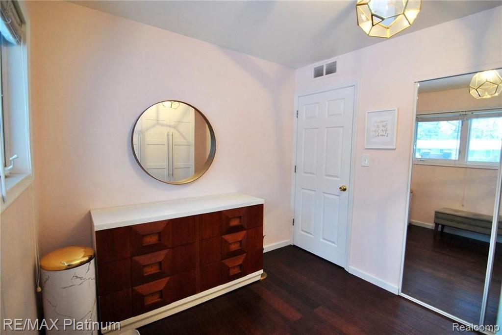 24566 Border Hill Novi, MI 48375 - Photo 17 of 26