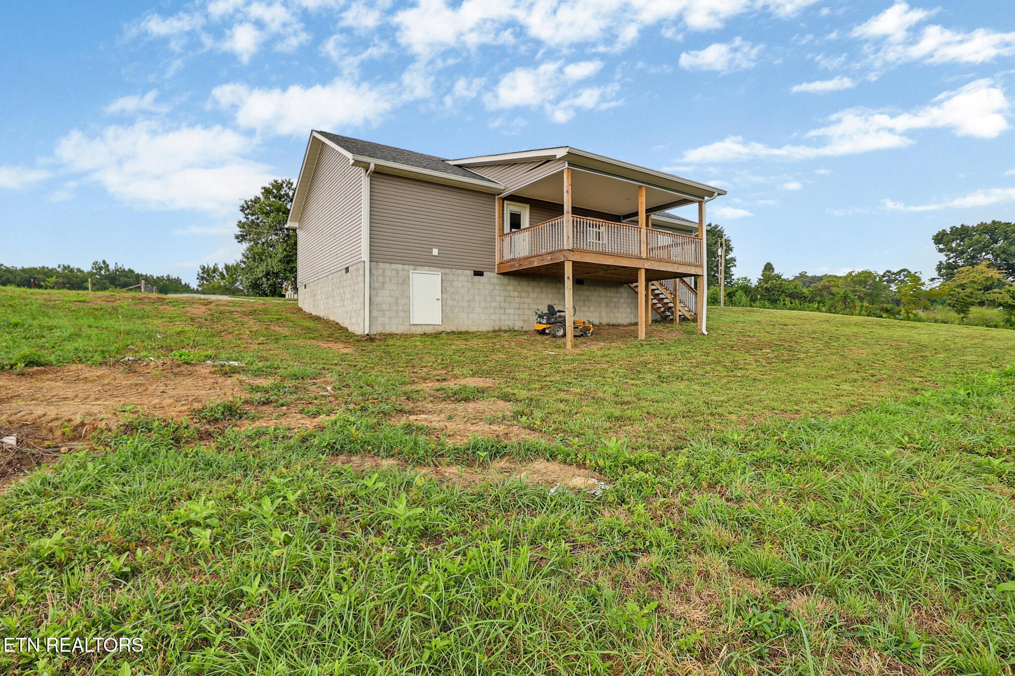 1081 Old Sunbright Road Jamestown, TN 38556 - Photo 5 of 28 Gallery Image 5
