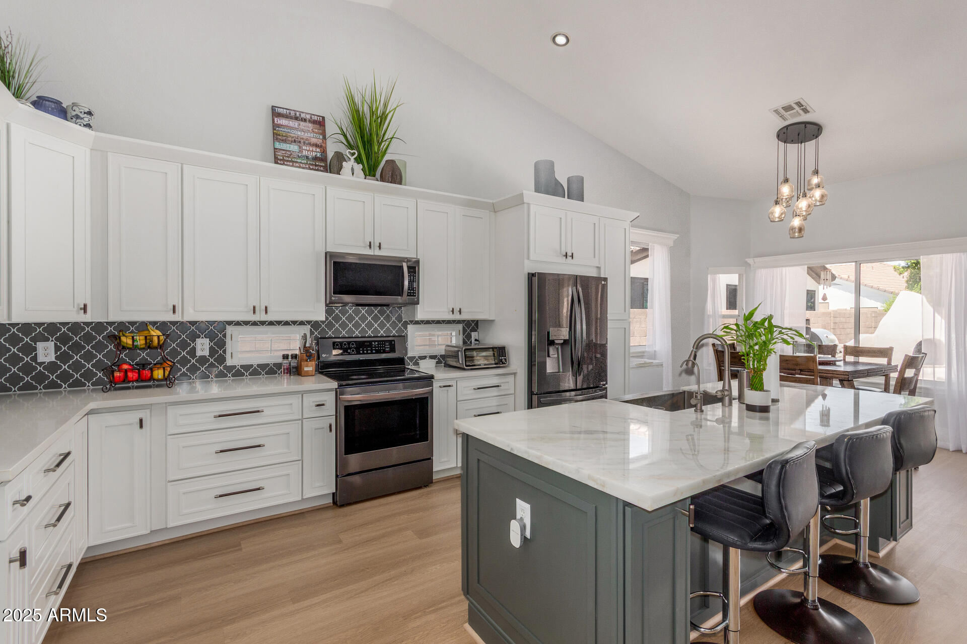 13182 West Coronado Road Goodyear, AZ 85395 - Photo 6 of 28 Kitchen