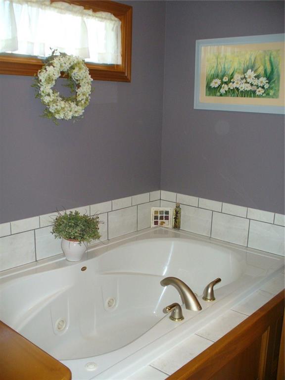 1620 Connemara Road Indianapolis, IN 46217 - Photo 14 of 24 Gallery Image 14