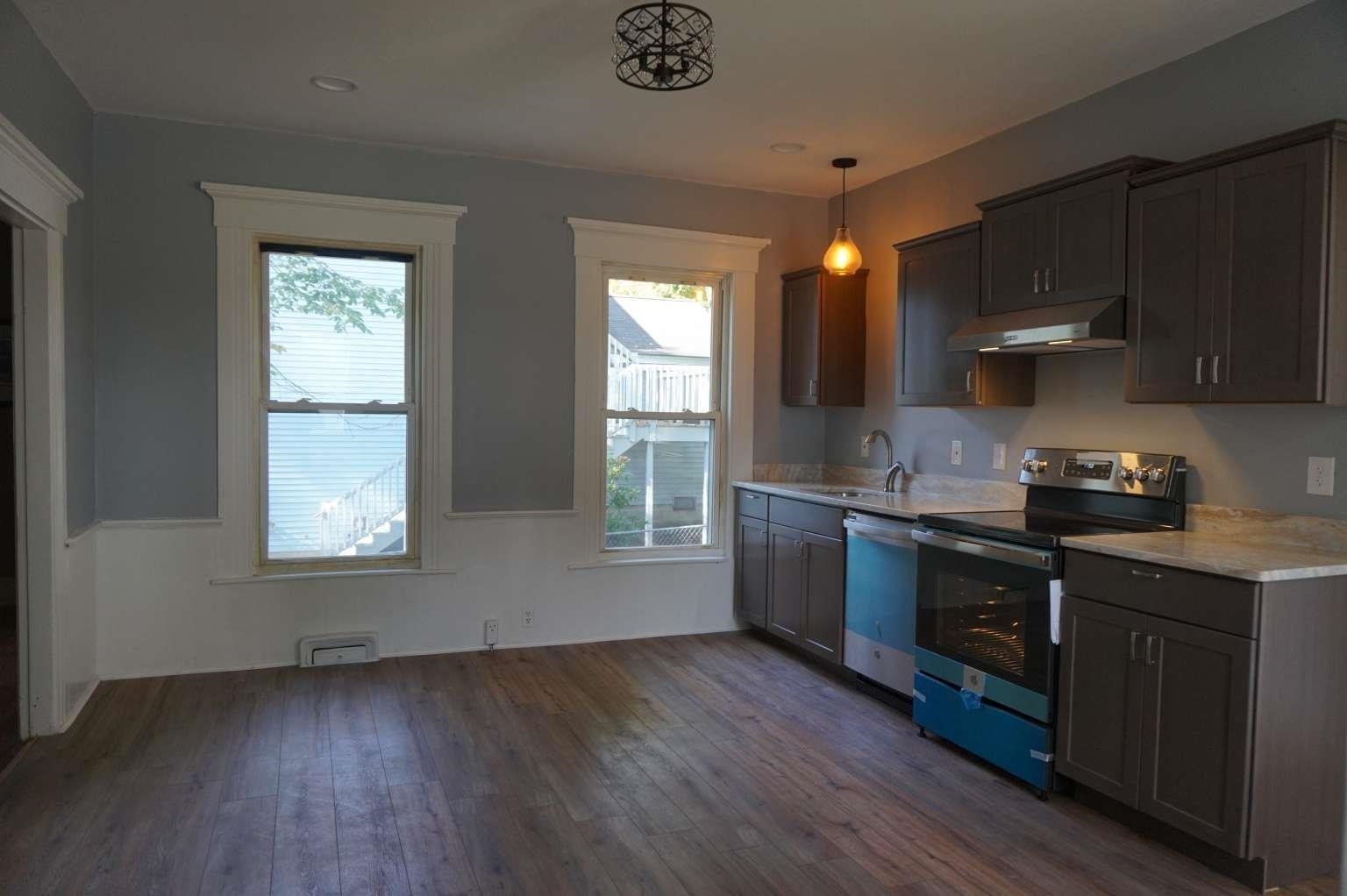 514 Amherst Street Manchester, NH 03104 - Photo 6 of 20