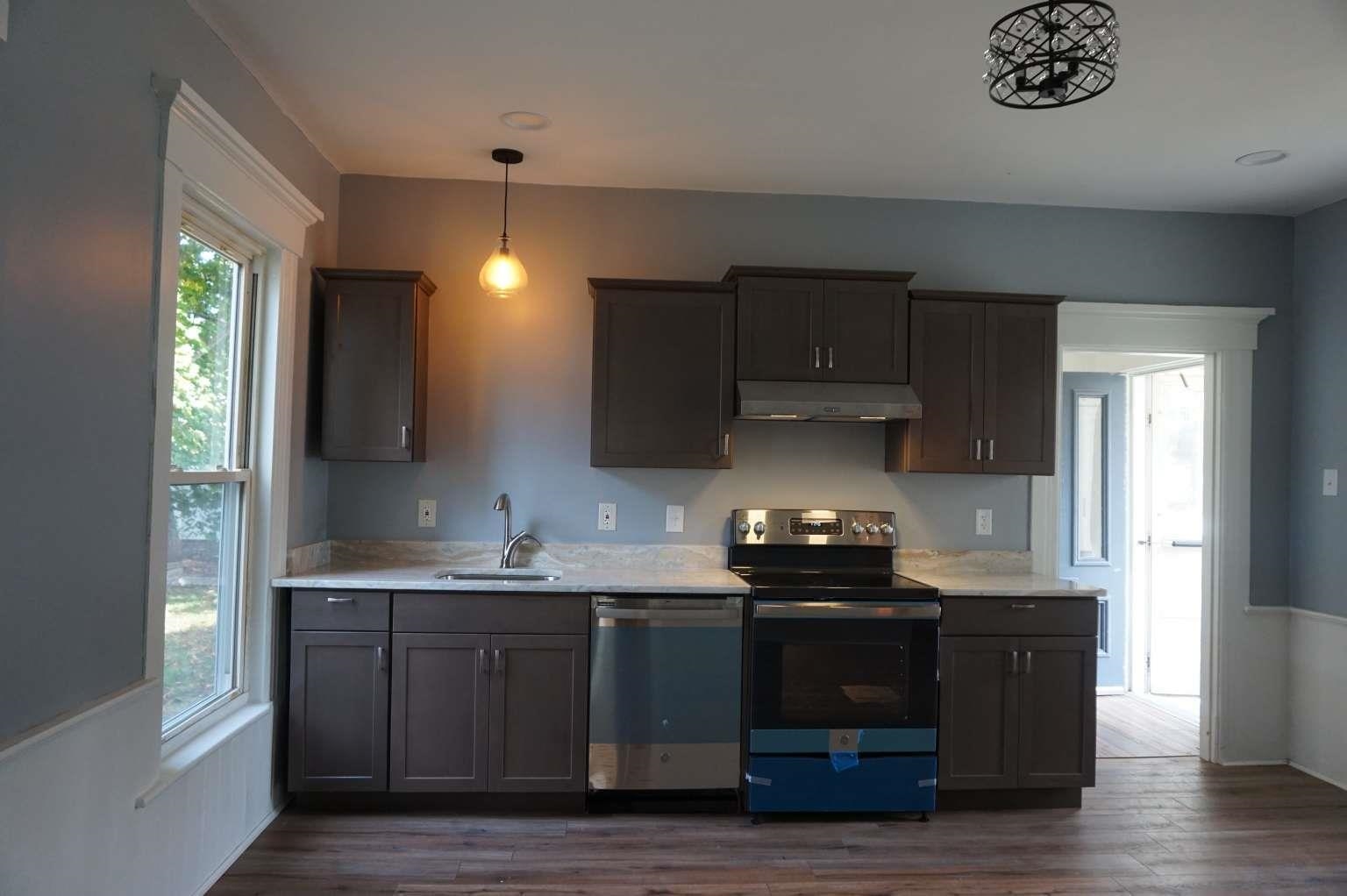 514 Amherst Street Manchester, NH 03104 - Photo 7 of 20