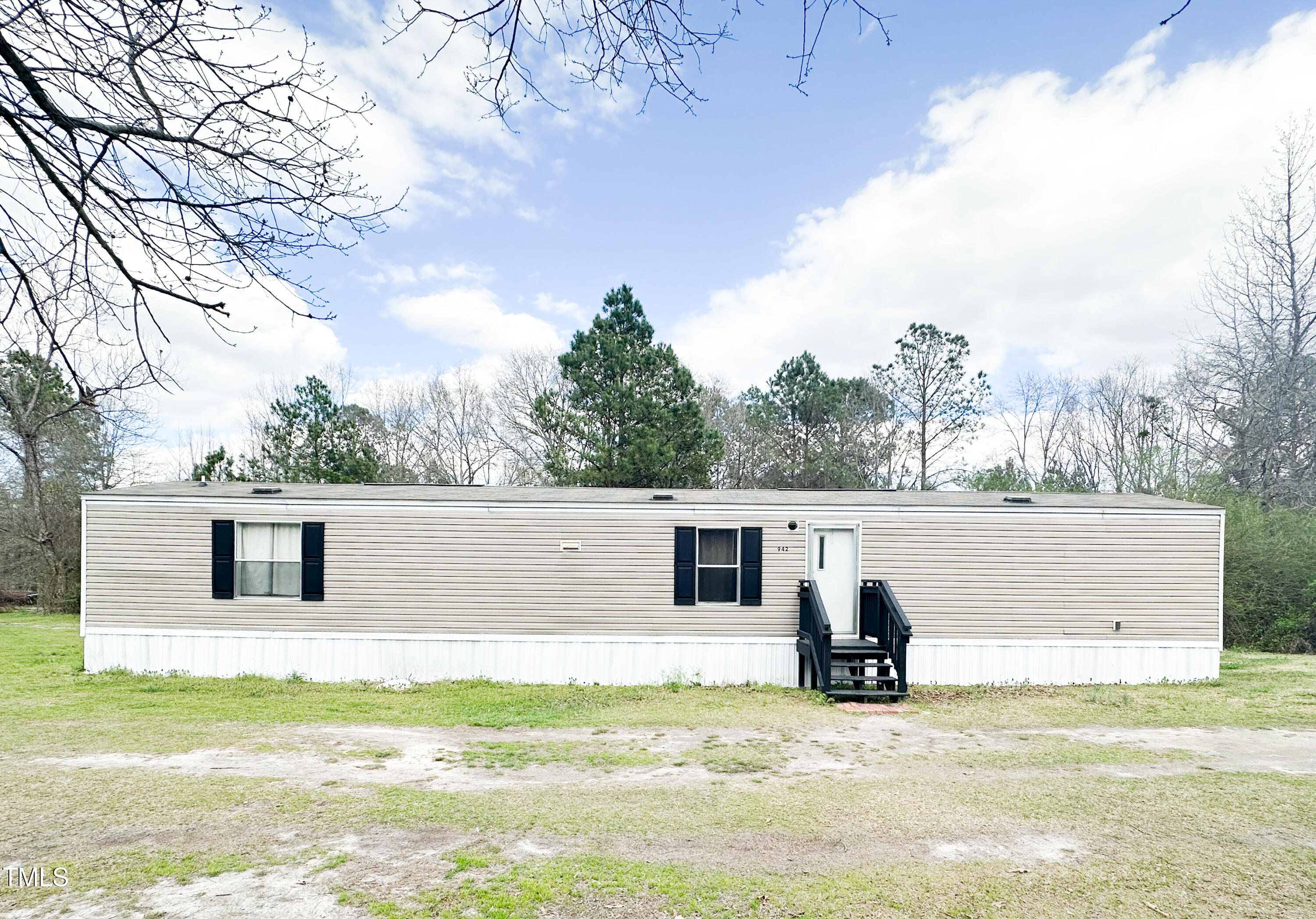 942 Lee County Line Road Broadway, NC 27505 - Photo 1 of 18 IMG_1503