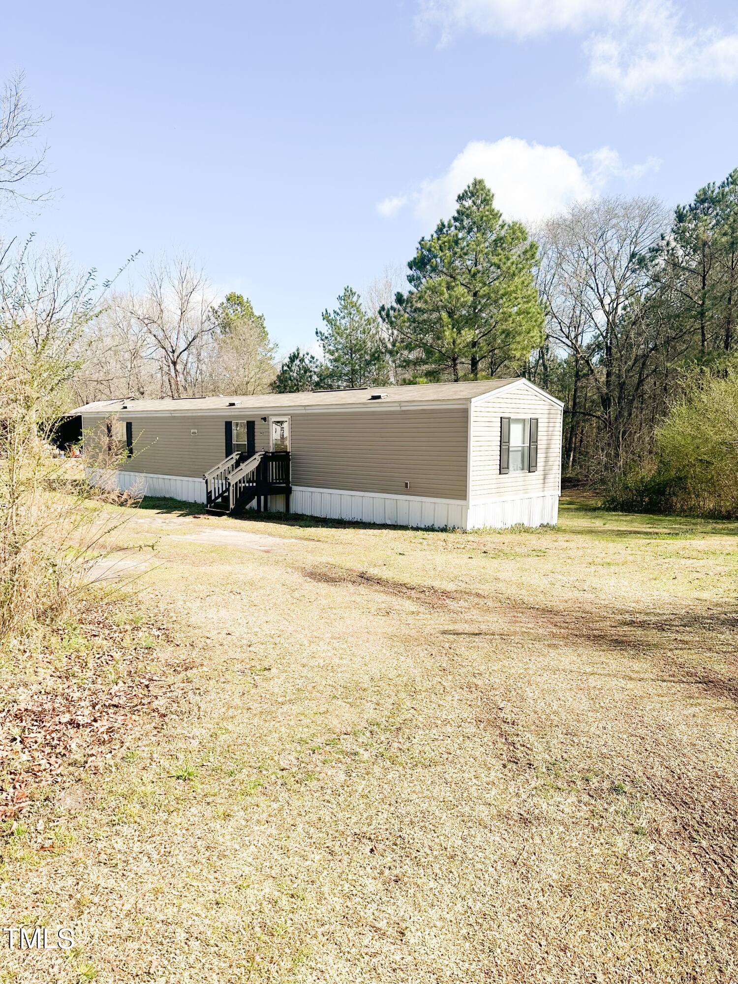 942 Lee County Line Road Broadway, NC 27505 - Photo 3 of 18 IMG_1416_jpg