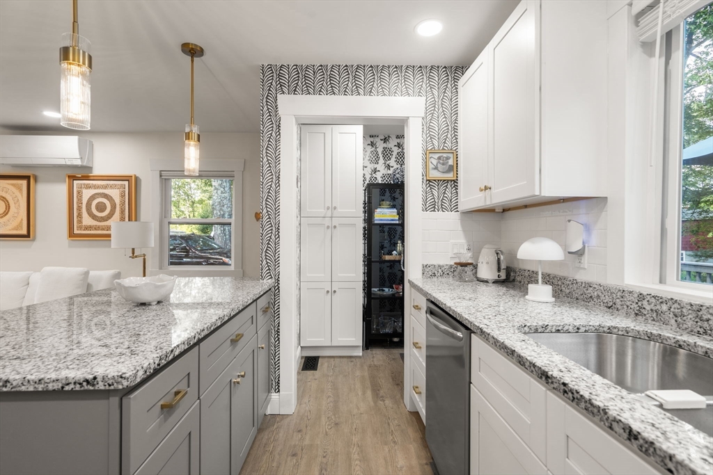 11 Hillside Road Northborough, MA 01532 - Photo 6 of 22 Gallery Image 6