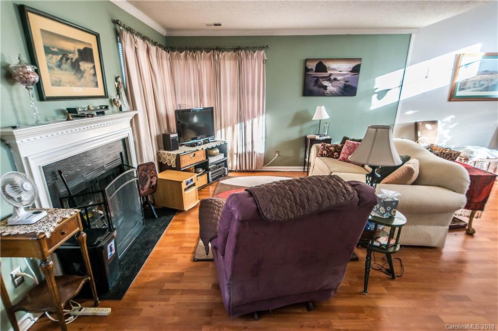 9512 Marshbrooke Road Matthews, NC 28105 - Photo 4 of 15 Gallery Image 4