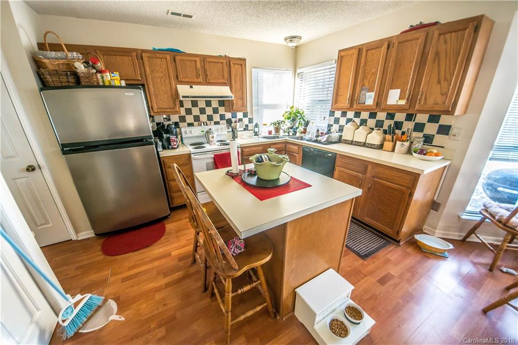 9512 Marshbrooke Road Matthews, NC 28105 - Photo 5 of 15 Gallery Image 5