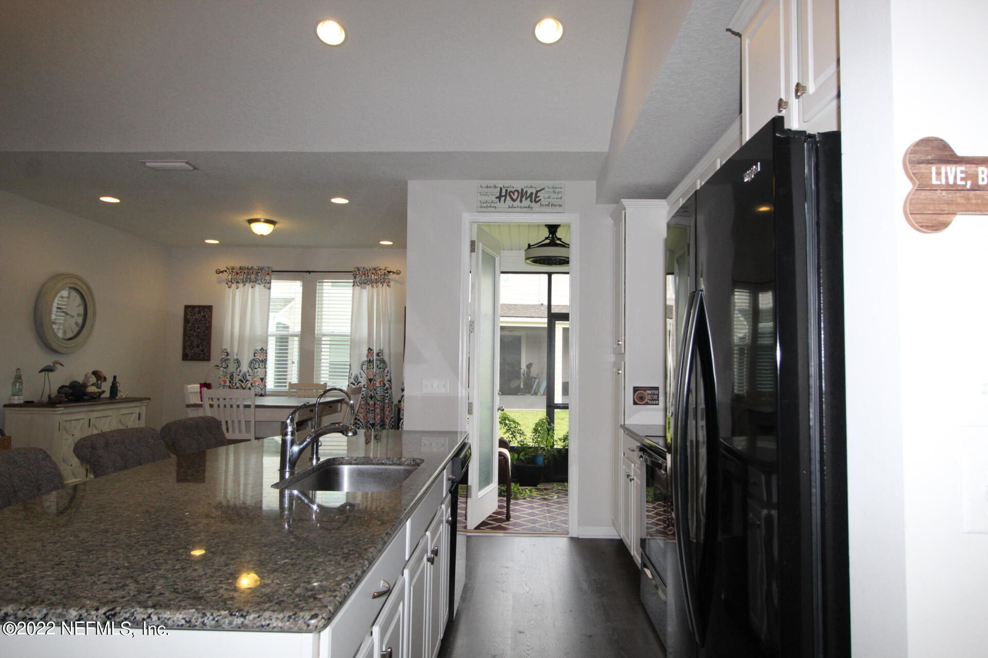 552 Richmond Drive St. Johns, FL 32259 - Photo 6 of 50 a kitchen with lots of counter top space