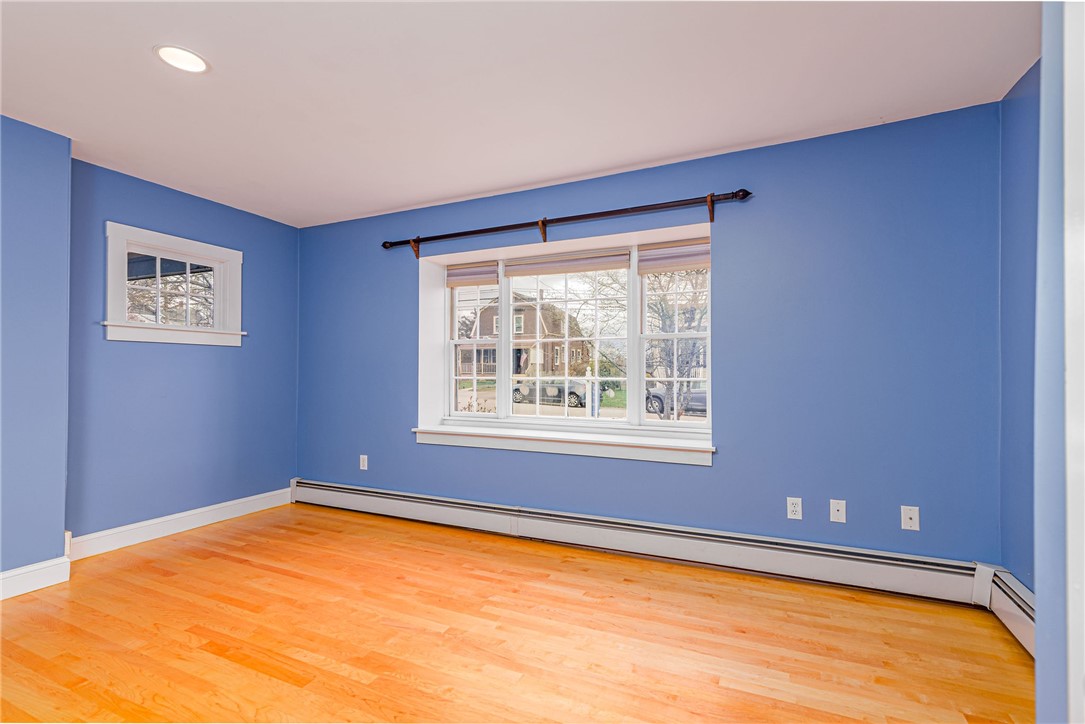 61 Howland Avenue Jamestown, RI 02835 - Photo 19 of 31 This front bedroom could also serve as an office/den
