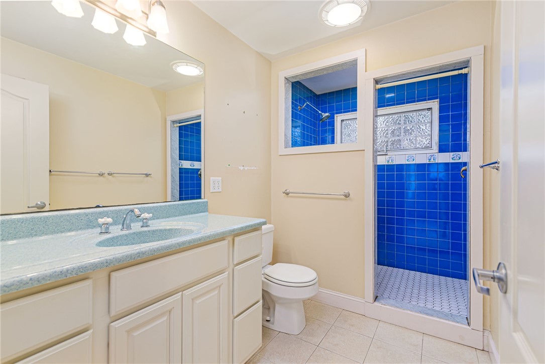 61 Howland Avenue Jamestown, RI 02835 - Photo 23 of 31 1st floor primary bathroom