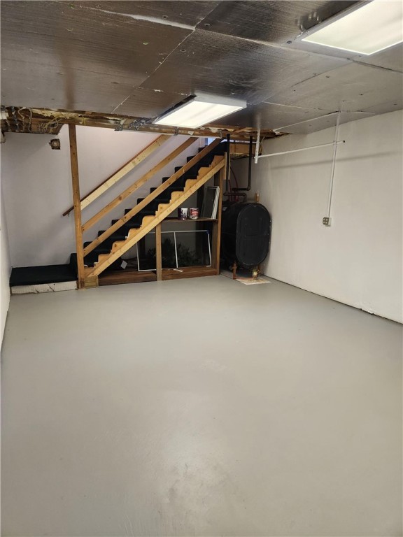 61 Howland Avenue Jamestown, RI 02835 - Photo 28 of 31 Full basement / oil tank