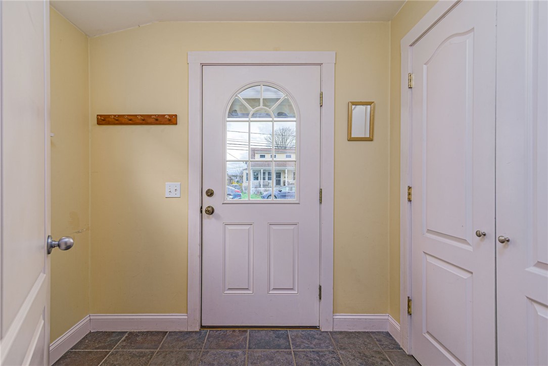 61 Howland Avenue Jamestown, RI 02835 - Photo 5 of 31 Mud entry with large coat closet