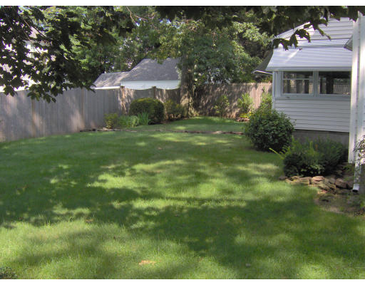 26 Oregon Street Springfield, MA 01118 - Photo 6 of 7