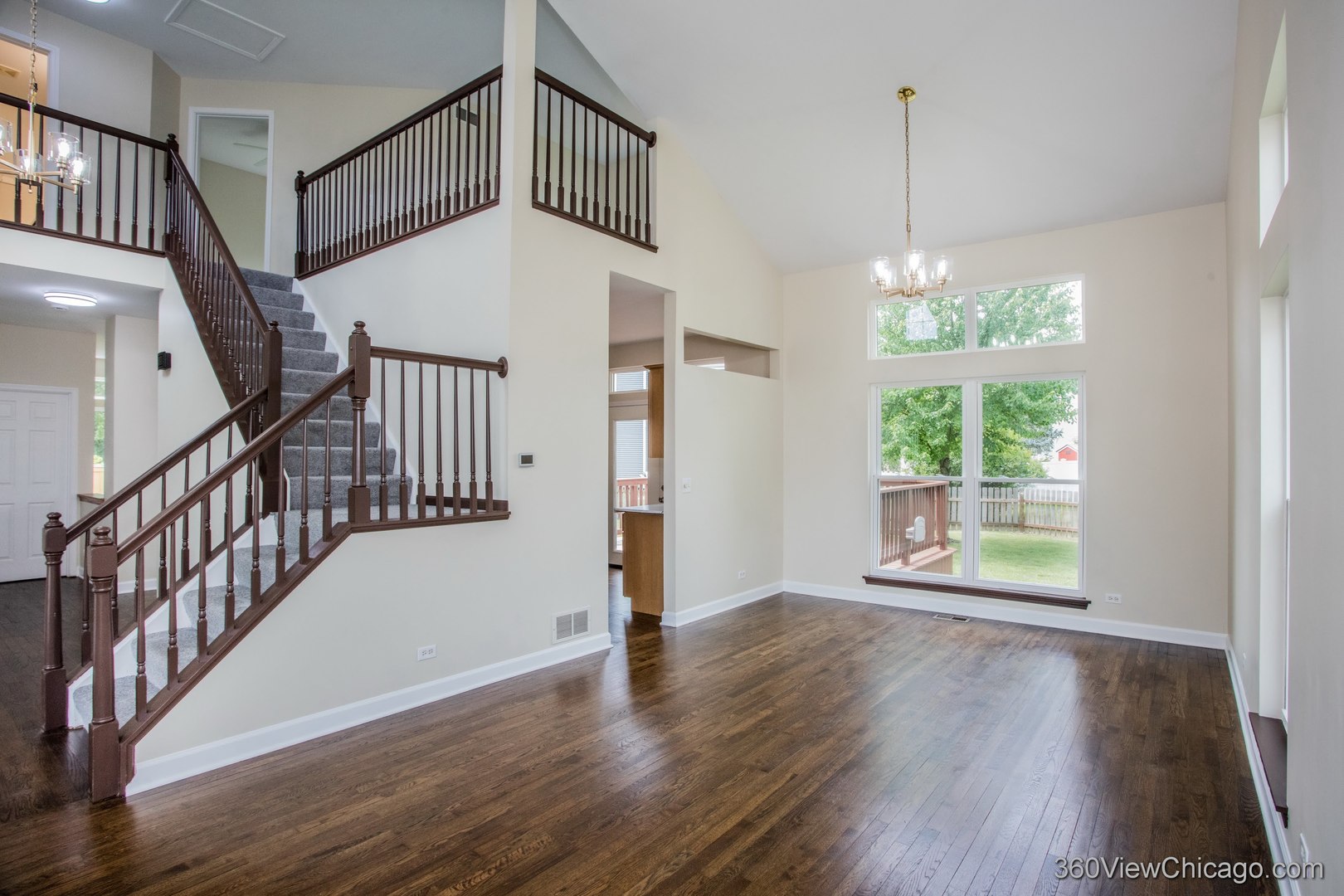 305 West Applegate Court Round Lake, IL 60073 - Photo 2 of 32