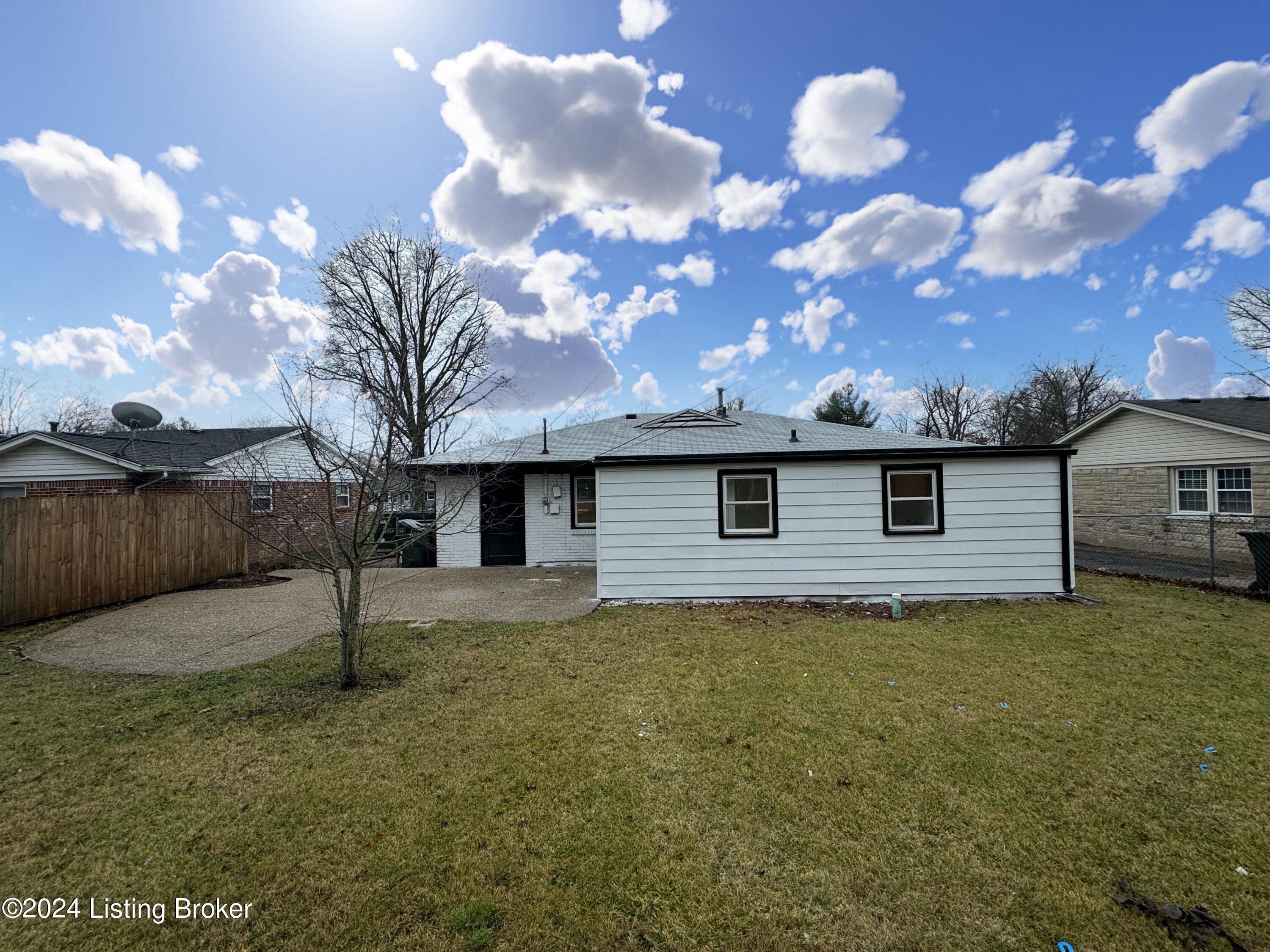 1813 Millgate Road Louisville, KY 40223 - Photo 21 of 24 IMG_1155