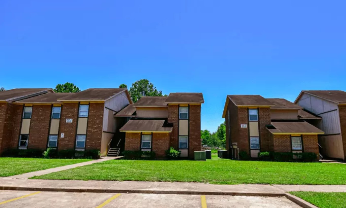 3025 Waller Street Waller, TX 77484 - Photo 2 of 10