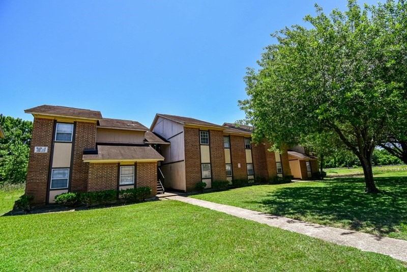 3025 Waller Street Waller, TX 77484 - Photo 4 of 10