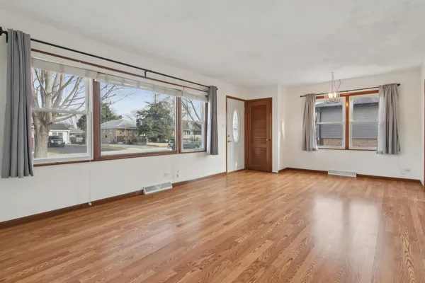 $280,000 | 7416 Thomas Avenue, Bridgeview, IL 60455