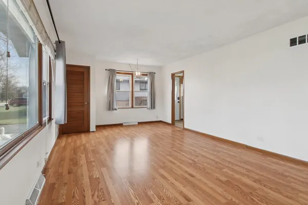 $280,000 | 7416 Thomas Avenue, Bridgeview, IL 60455